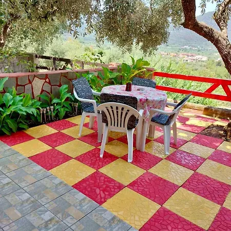 Hilltop Hideaway Nyaraló